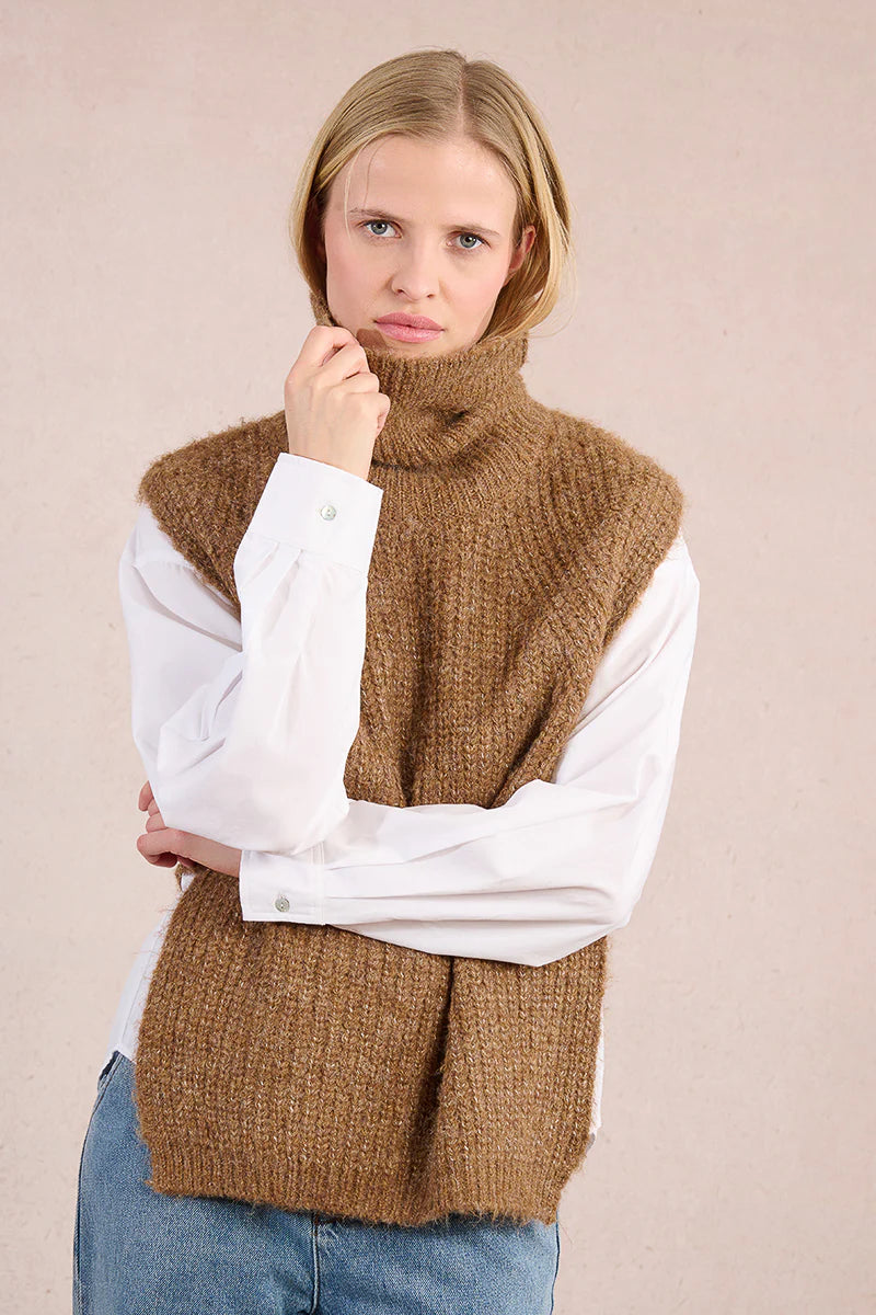Open Sleeved Sweater Vest | Camel