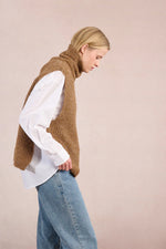 Open Sleeved Sweater Vest | Camel