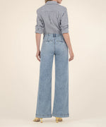 Jean High Rise Wide Leg w/ Trouser Pocket | Light Wash