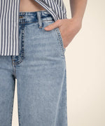 Jean High Rise Wide Leg w/ Trouser Pocket | Light Wash
