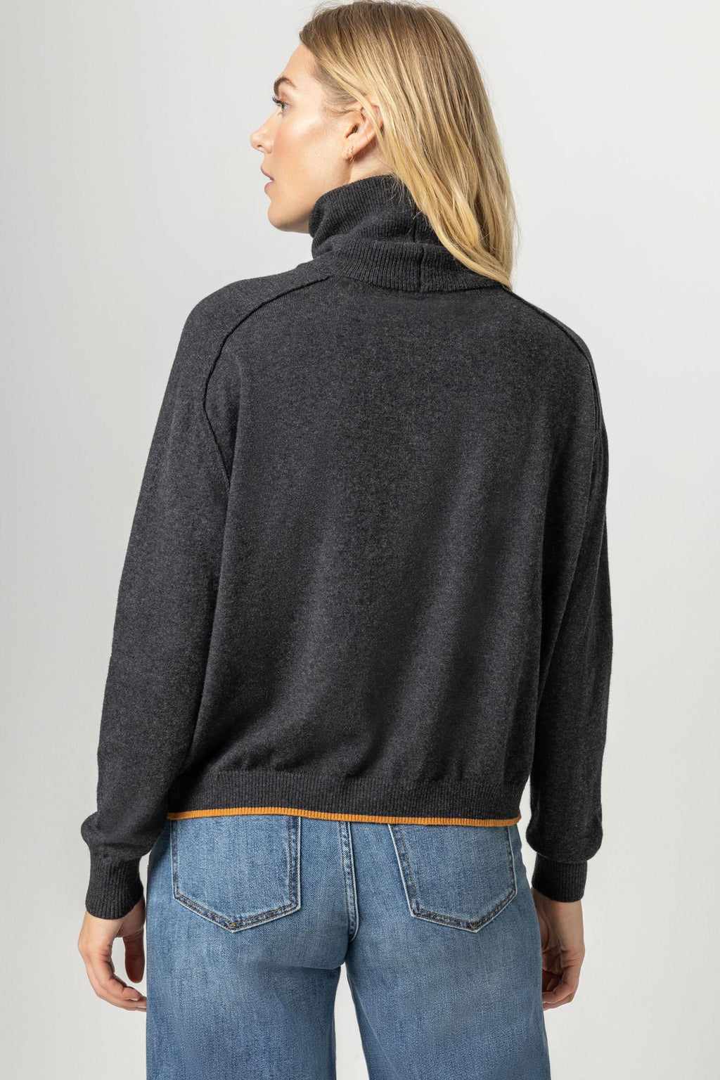 Easy Turtleneck Sweater with Tipping | Charcoal